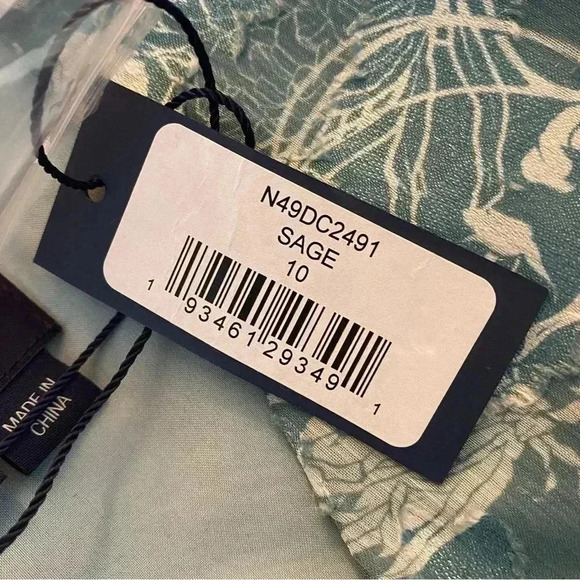 Marchesa Notte Long Sleeved V-neck Tiered Chiffon
Mini Dress in Sage - Picture 9 of 16